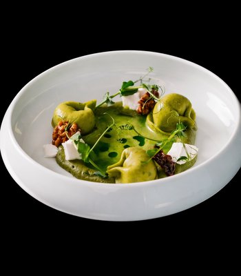 �Tortellini� - Kop�iva / Hr�ek / Koz� s�r / Med / Petr�el / Vla�sk� o�ech